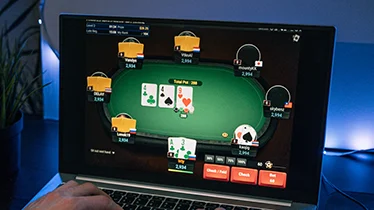 Royal Vegas Live Poker by undefined