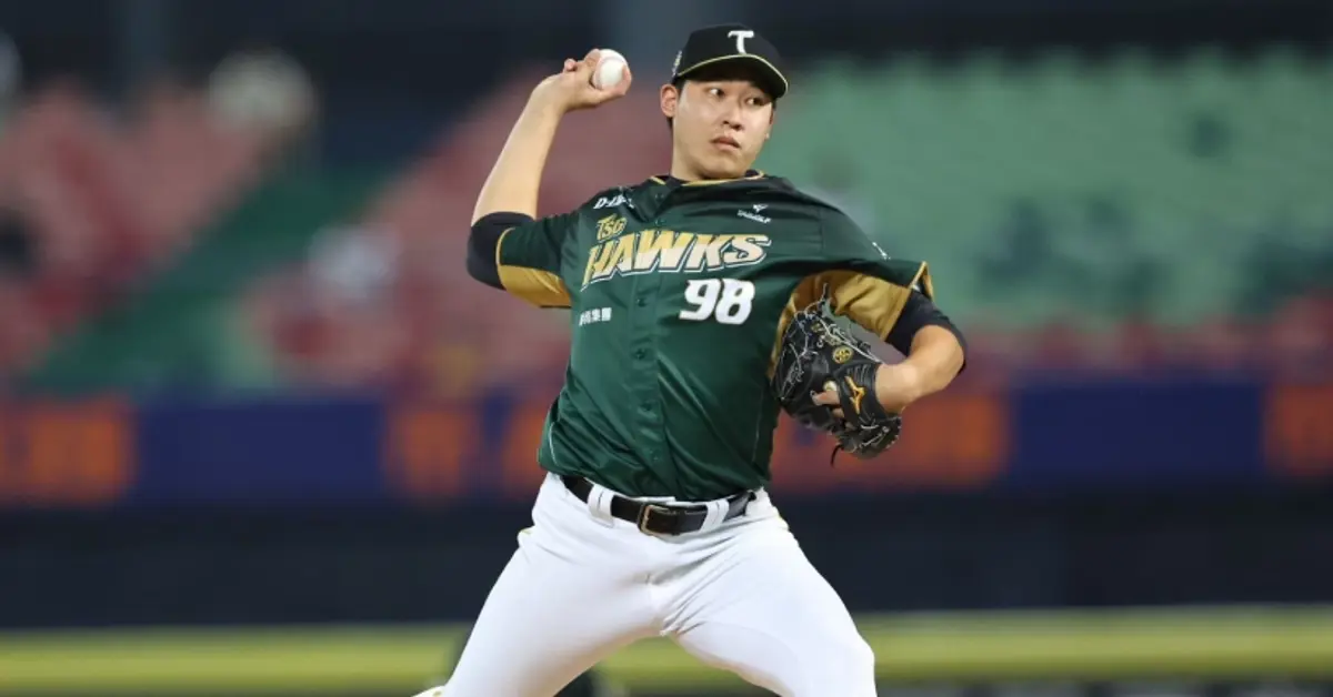 TSG Hawks players gambling