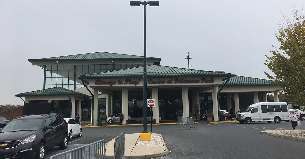 Armed Robbery at Delaware Park