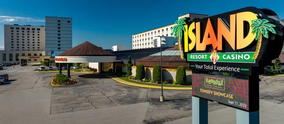 Casino Bus Crash Leaves 33 Hurt