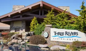 Oregon Couple Wins Jackpots