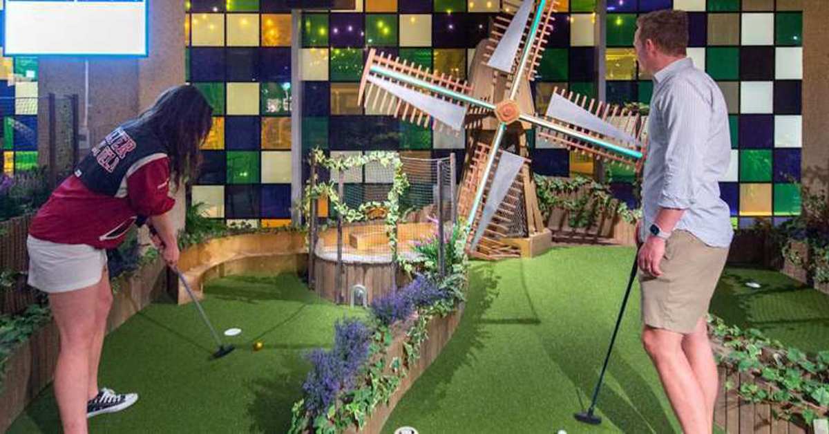 Adult Mini Gold in Mandalay Bay in Vegas