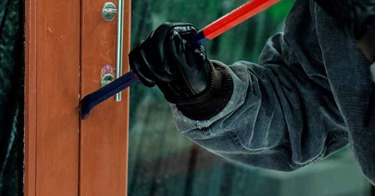 High-potential rugby player burglarizes aunt's house