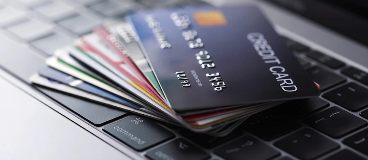 Australia introduces crypto and credit card ban