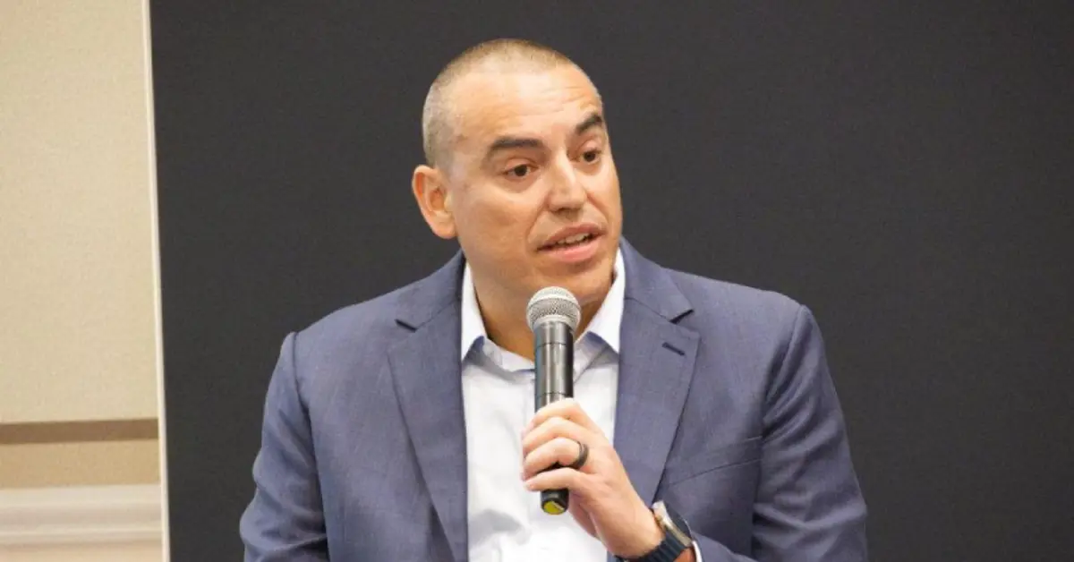 Apollo appoints Hector Fernandez