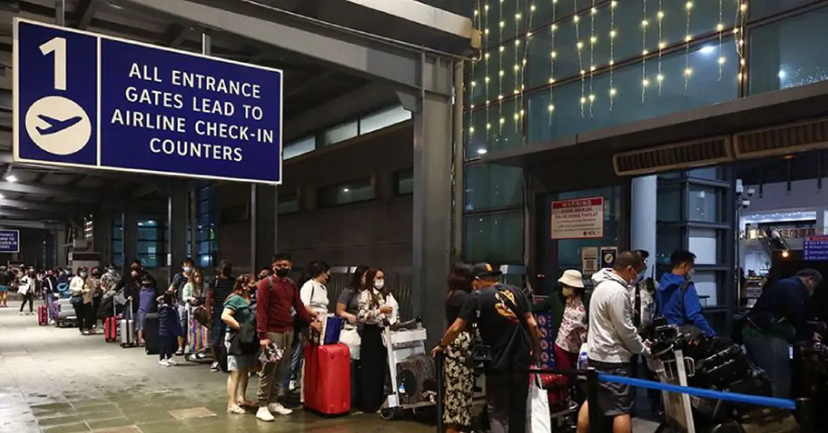 Foreign workers leave Philippines