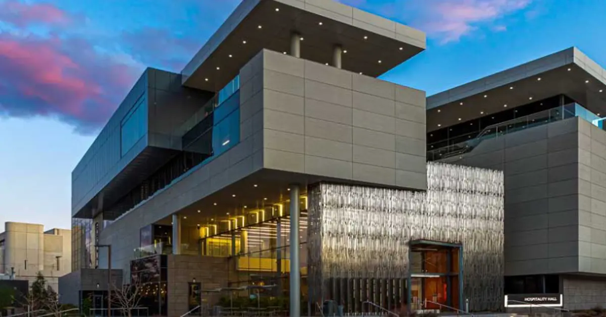 Table Trav UNLV scholarship