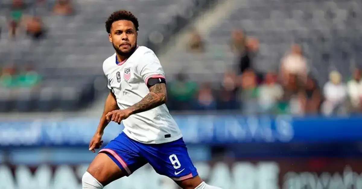 Italian authorities investigate 13 players