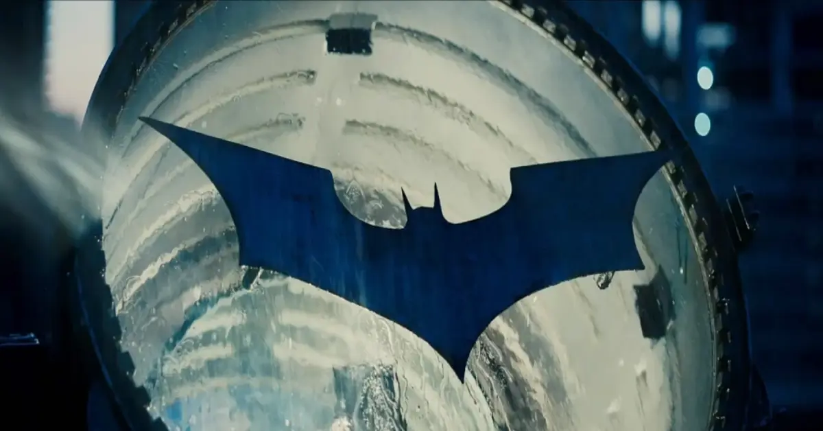 Gamblers arrested by Batman and Robin in London