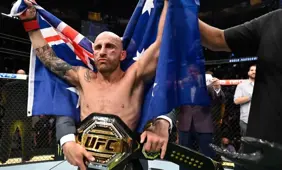 Volkanovski beats Drake curse to regain UFC title