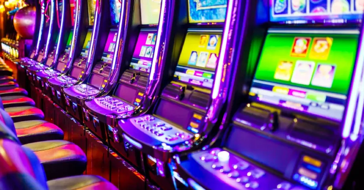 UK halts relaxation of slot machine arcade regulations