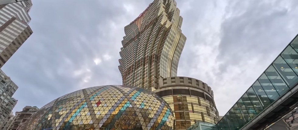 Macau govt casino workers