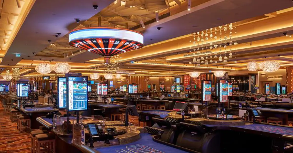 Crown Perth retains license